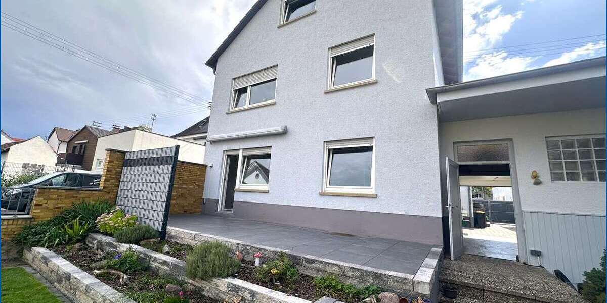 Etagenwohnung Ludwigshafen am Rhein Rheingönheim - 4 Zimmer, 100 m&sup2;, 1.100&euro; | Angebot:27351049